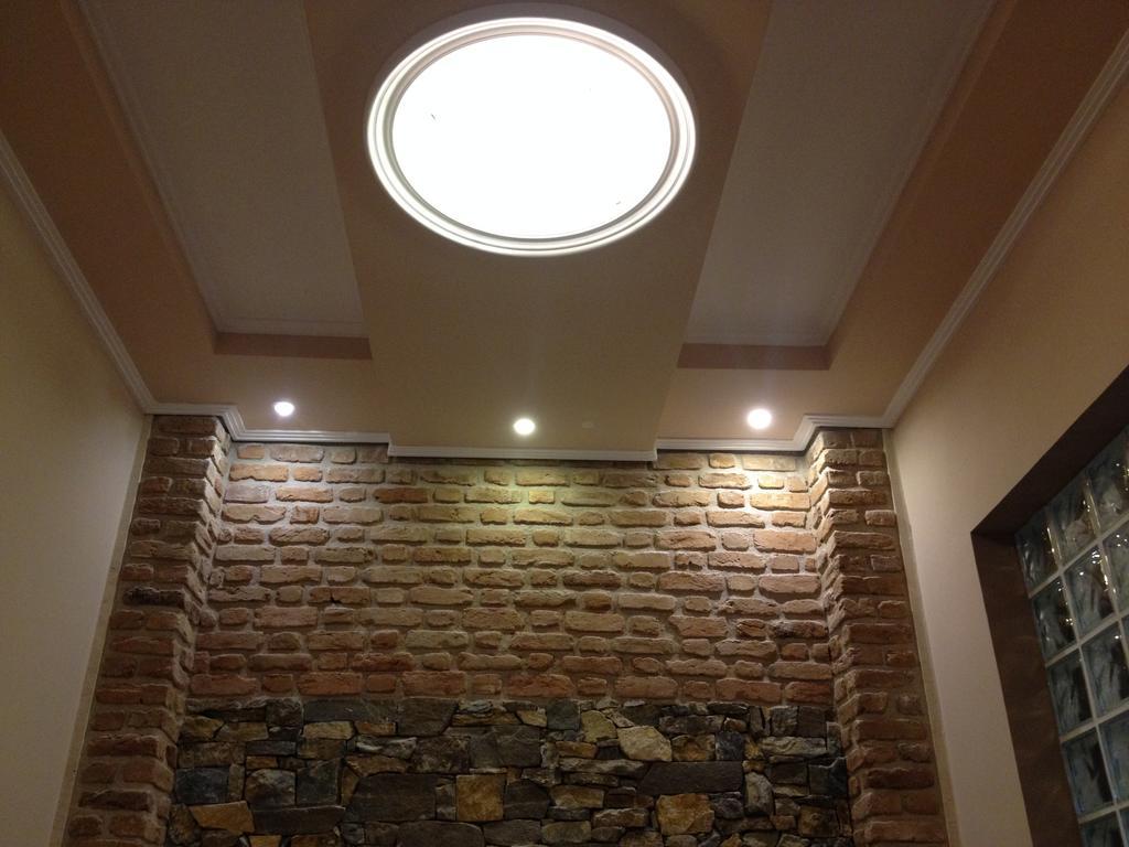 Ferienwohnung Menis Haus Vrasná Exterior foto