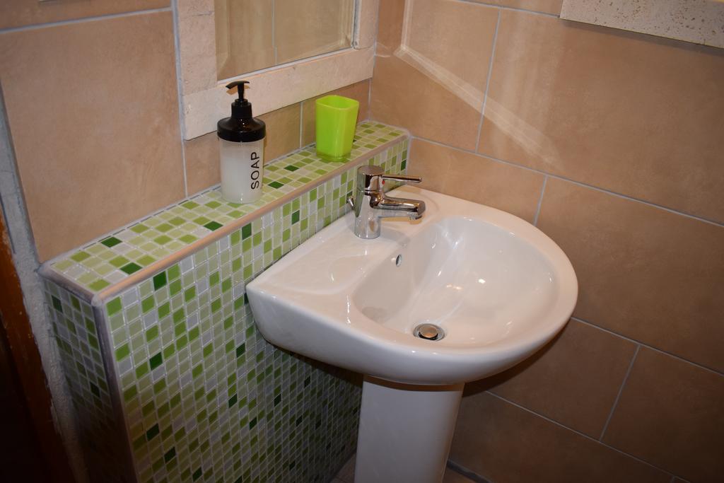 Ferienwohnung Menis Haus Vrasná Exterior foto